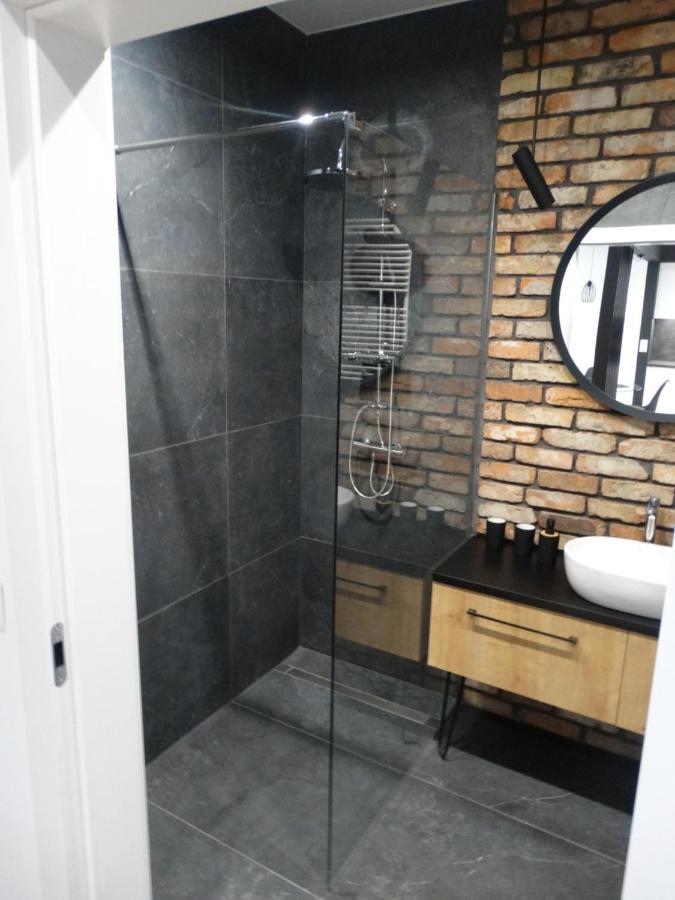 Black&White Apartment Bis - Male Garbary 8 Poznań Extérieur photo