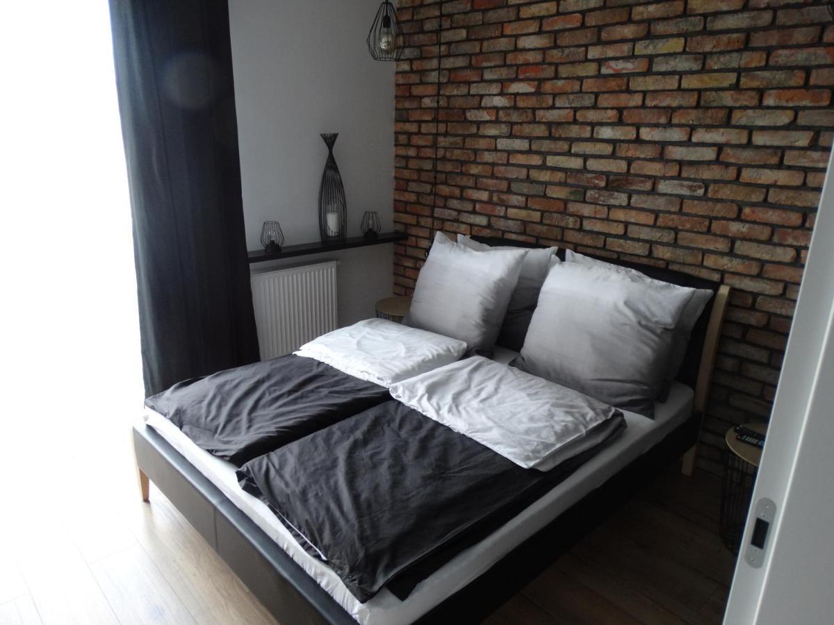 Black&White Apartment Bis - Male Garbary 8 Poznań Extérieur photo